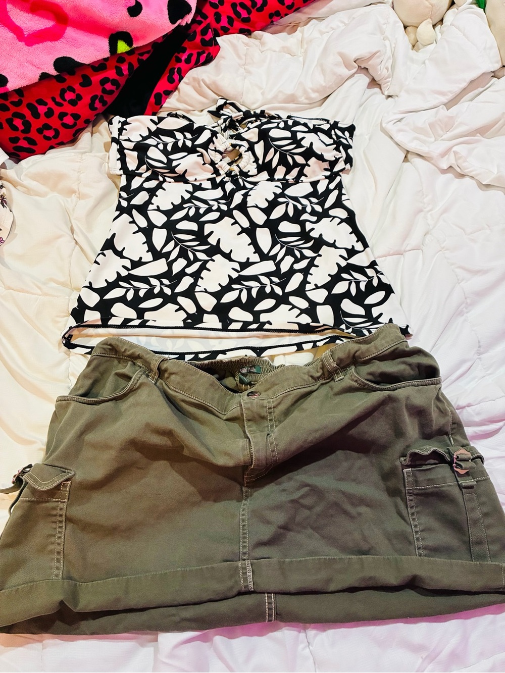 Y2K surfer Black & White Strapless Leaf-Print Women's Top and cargo skirt bundle
